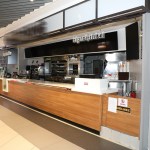 Alanya’da tarihi geçmiş gıda satan zincir restoran iki gün süreyle mühürlendi