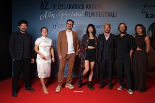 Altın Portakal kırmızı halıyla başladı: Fikret Kuşkan “Bu onur verici bir şeydir”